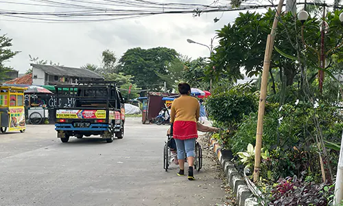 Potret Buram Perawat Lansia di Jabodetabek