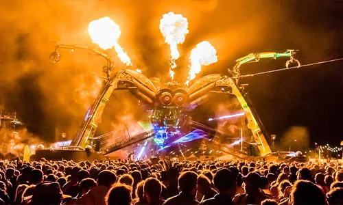 Festival Musik Glastonbury Dapat Sorotan Usai Seruan Kontroversial Bob Vylan