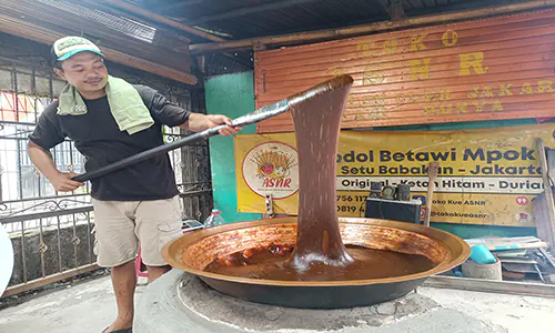 Di Balik Kenyalnya Dodol Betawi, Ada Tradisi yang Harus Lestari